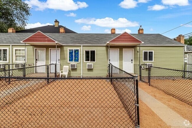 Building Photo - Newly Remodeled Downtown Studio! Rental