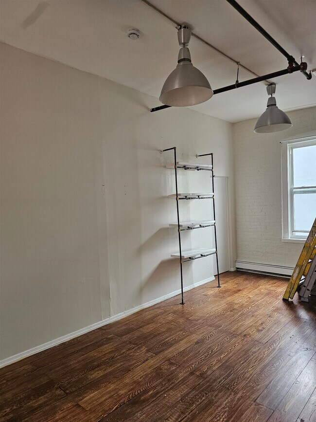 Photo - 196 Morgan St Unit 3