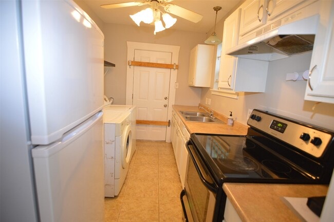 Photo - 2712 Holman St