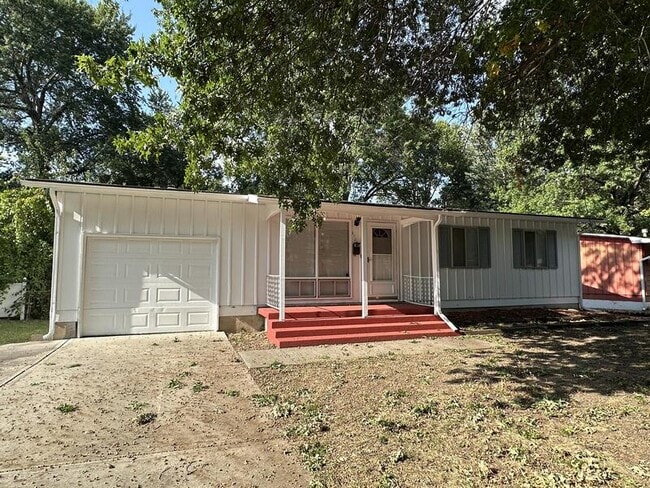 Building Photo - 8704 E 92nd St