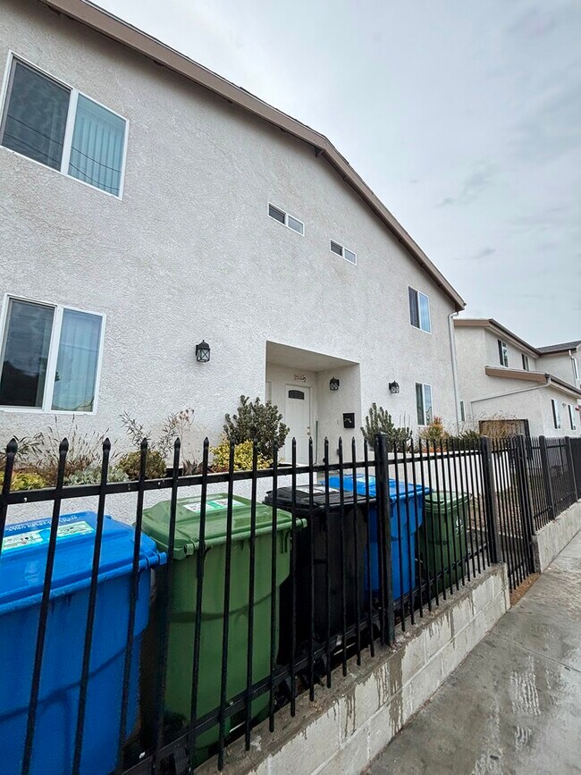 Photo - 7710 S Hoover St