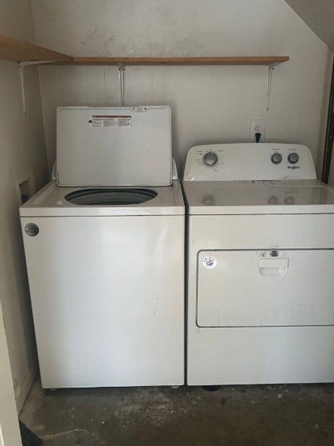 Photo - Roseville 8 Unit Unidad 16577