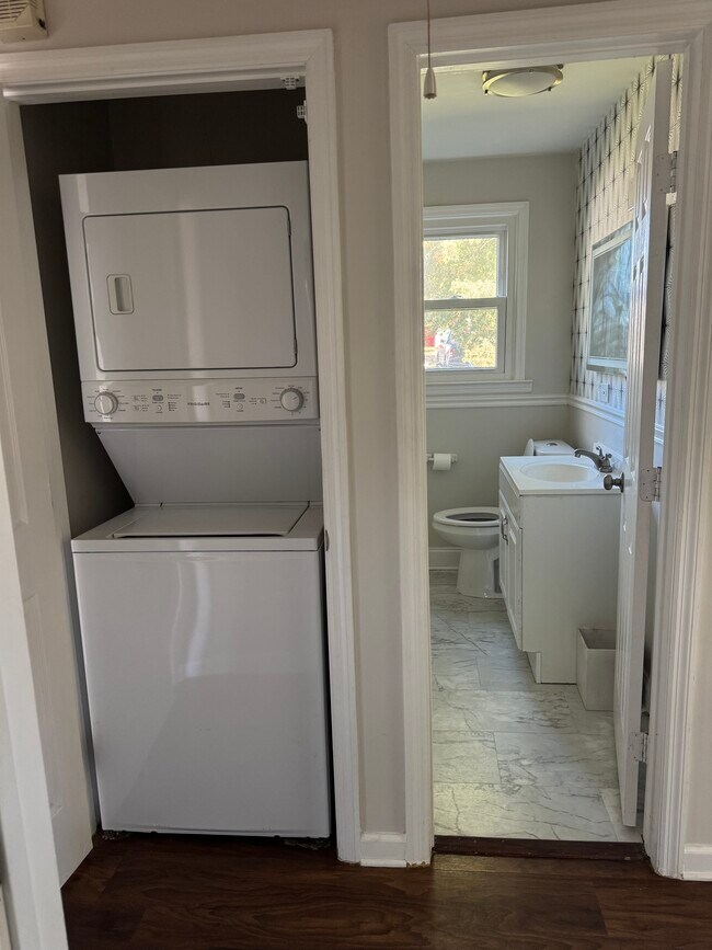 w&d included in rental - 1725 26th Ave N