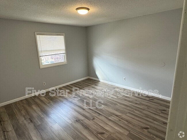 Building Photo - 201 W Allen St Unit Apt 312