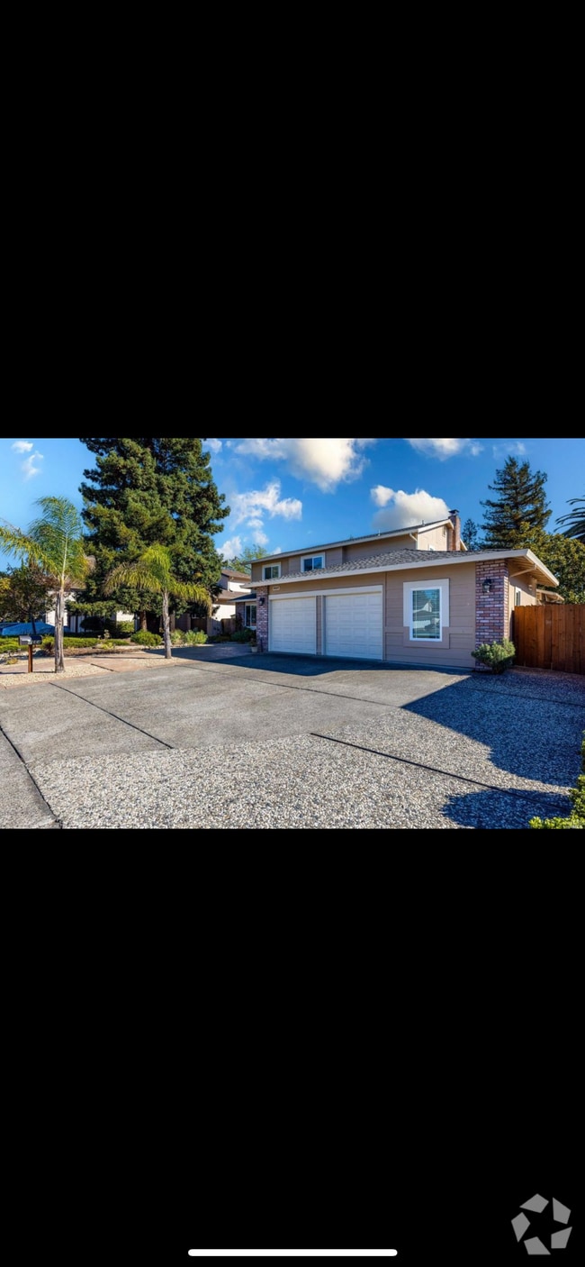 Building Photo - 4664 Fairway Dr Unit 1 Rental