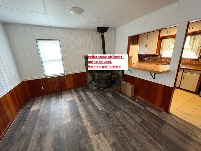 Photo - 2 Bedroom 1 Bath House with Fenced Yard, Storage Shed, Off Street Parking