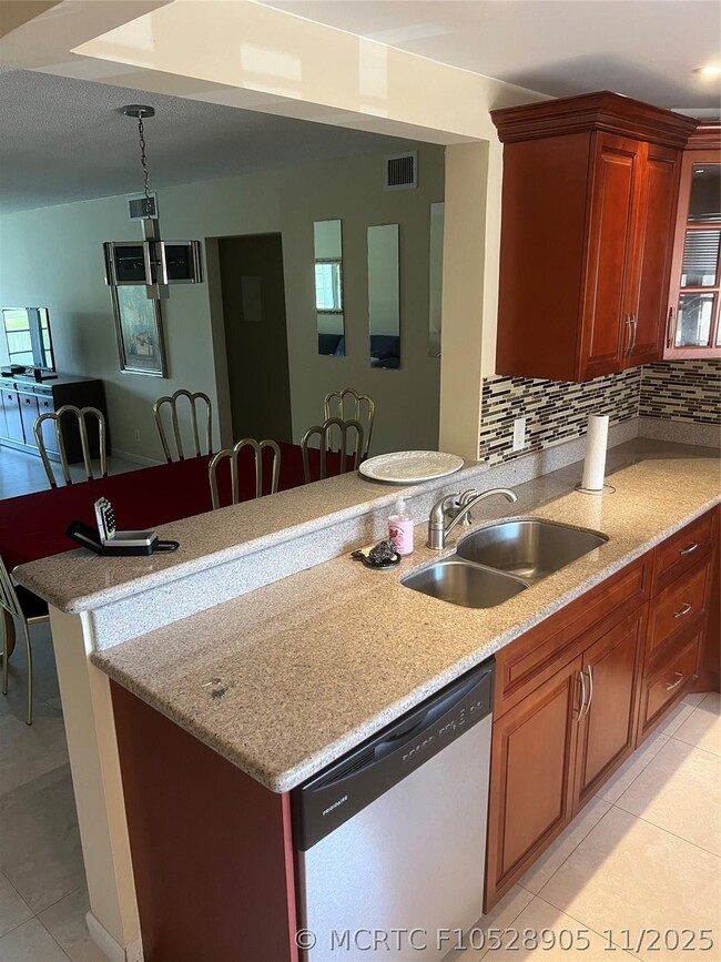 Photo - 4301 Martinique Cir Unit L2