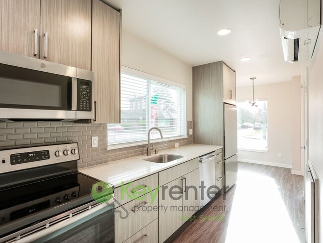 Photo - Bright, Modern Townhome Steps from Ballard Dining and Cafes