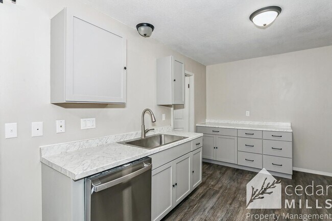 Photo - HUGE 2 Bedroom ANDOVER SCHOOLS!