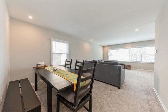 Photo - 856 E Capri Dr