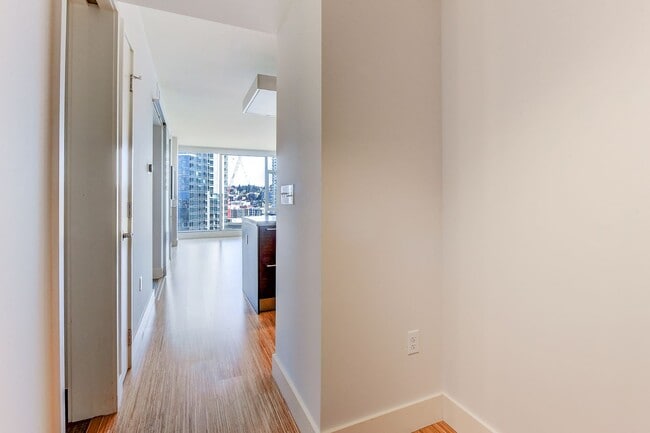 Photo - Elevated 1BR at Enso | Lake Views, Parking, Prime Location Unidad 1502