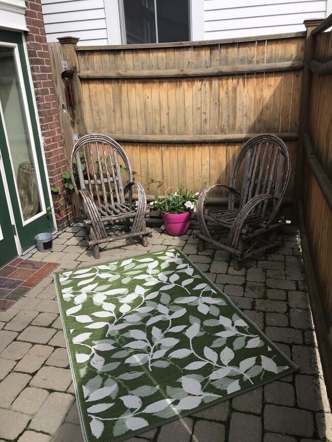 Patio privado - 4 Center Ct Unidad Noho Nest