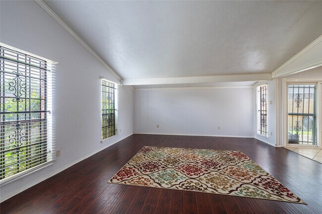 Photo - 15722 Corsair Rd