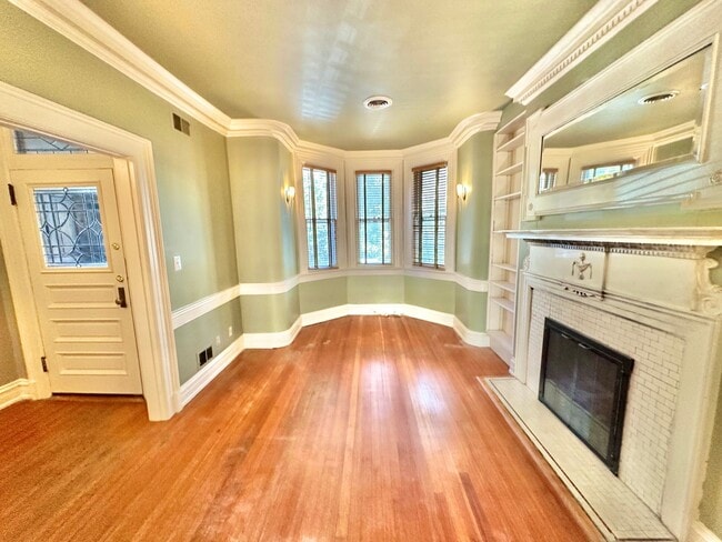 Photo - JUST RENOVATED - Astonishing Adams Morgan ...