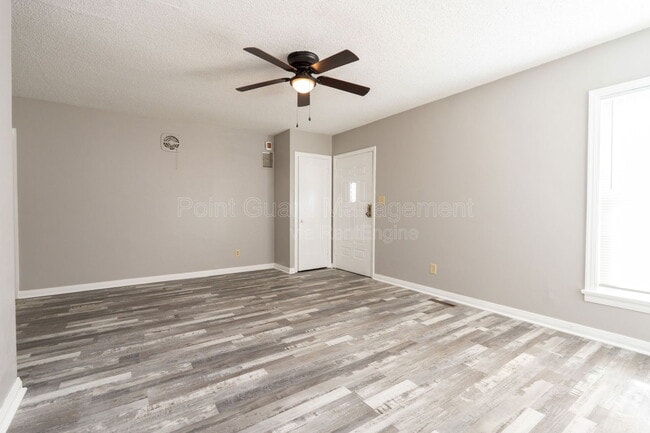 Photo - 4722 E Elm St