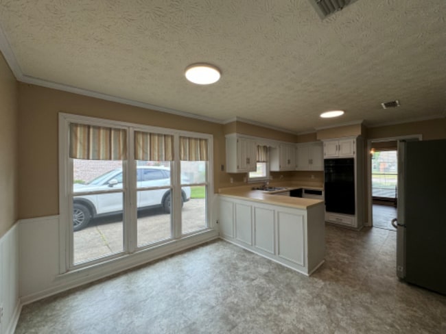 Photo - 107 Ledyard Dr