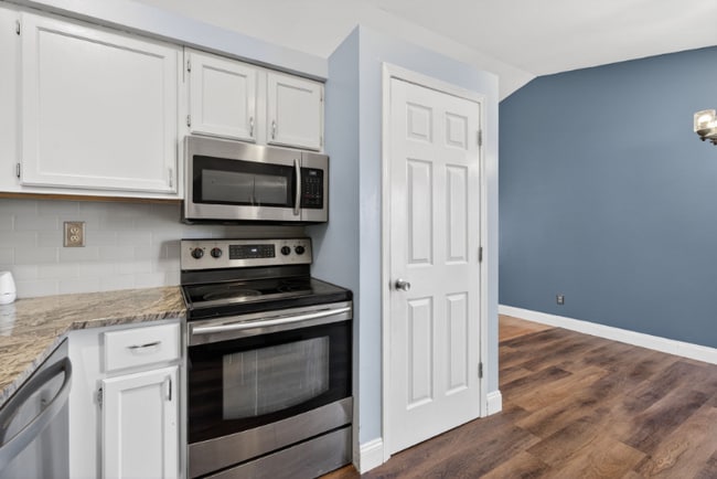 Photo - 720 Tobermory Ct