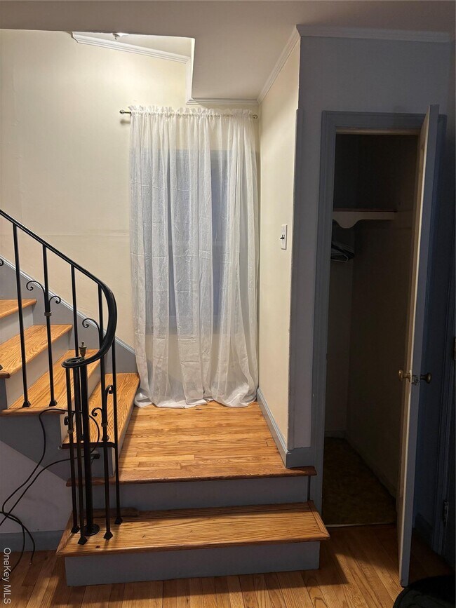 Photo - 2090 Beech St