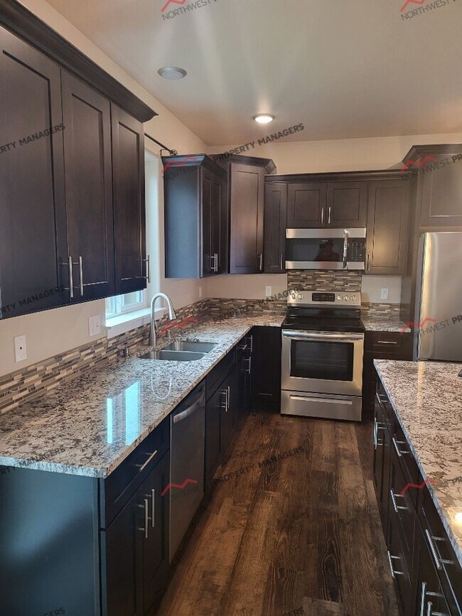 Photo - STATUS: AVAILABLE | R316 |  $2495.00