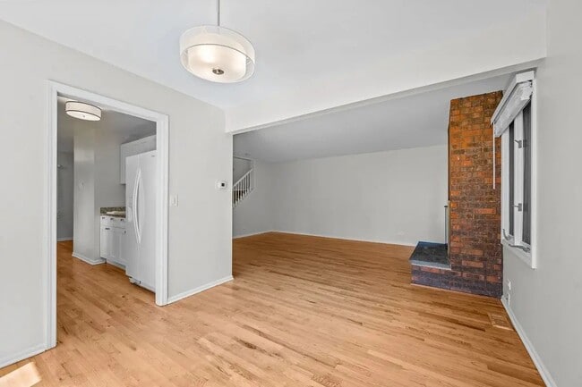 Photo - 2500 Green Bay Rd