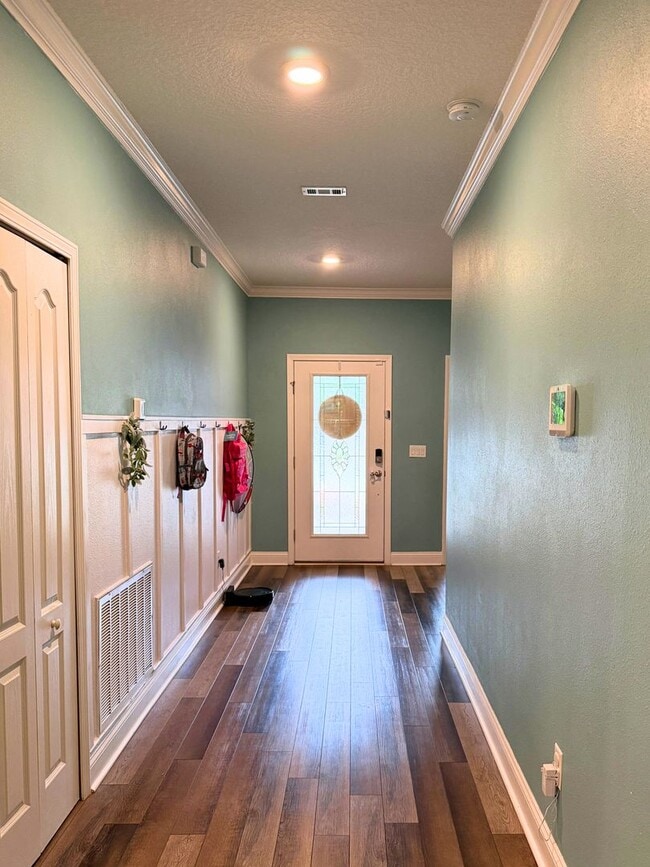 Photo - Location, amenities and FIVE bedrooms!!!