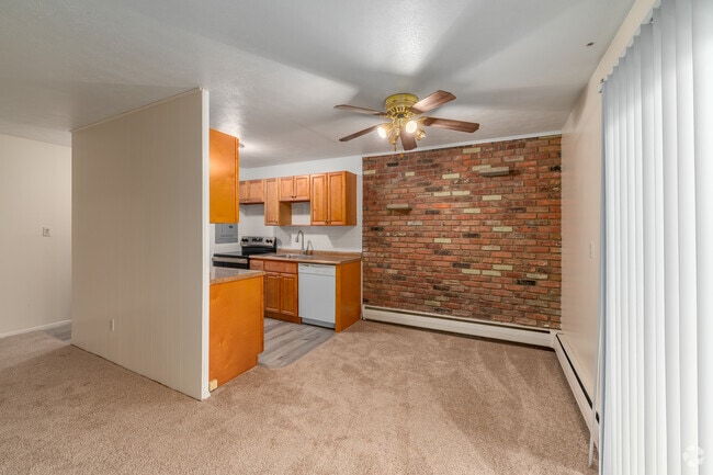 2BR, 1BA - 736SF - Dining Room