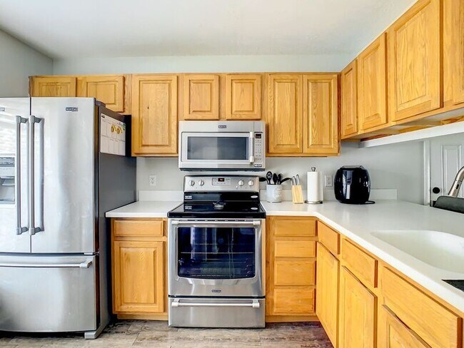 Photo - 1134 Calanda Ave