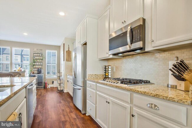 Photo - 130 Capital Ct