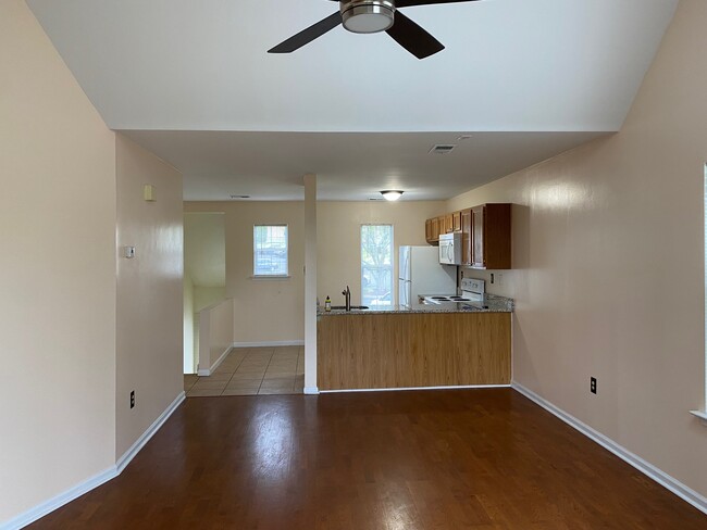 Photo - 411 Derry Dr Unit 411