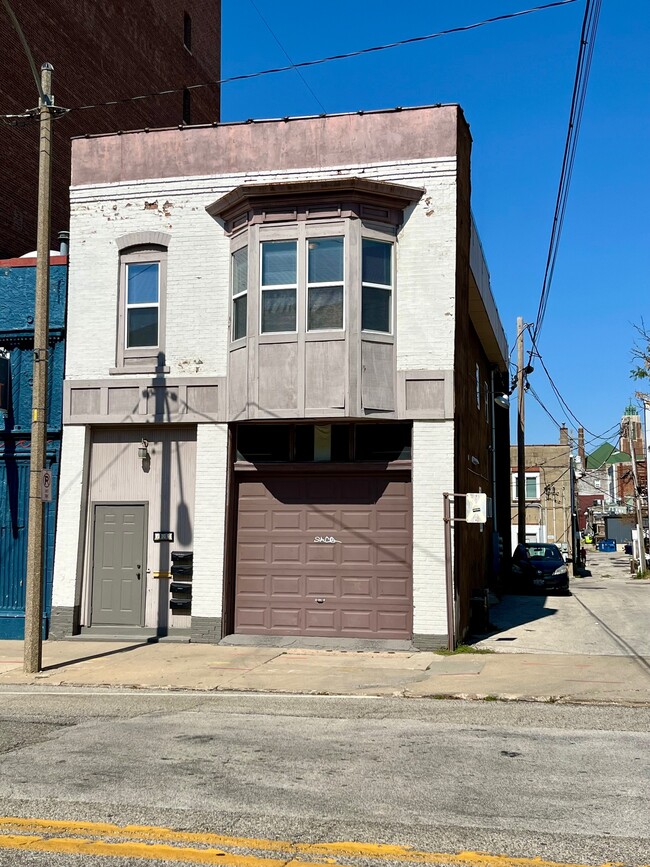 Photo - 105 W Market St Unit 3