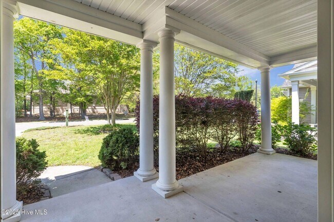 Photo - 3 Bed 2 Bath w/ a Bonus in Vineyard Plantation!