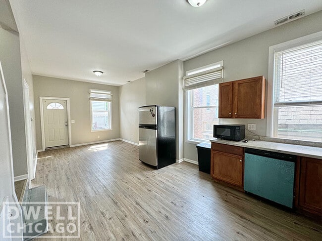 Building Photo - 2133 S Fairfield Ave Unit 1 Rental