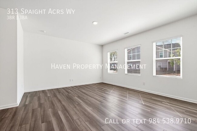 Photo - 313 Spaight Acrs Wy