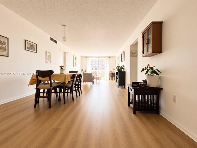Photo - 1470 NE 125th Terrace Unidad 407