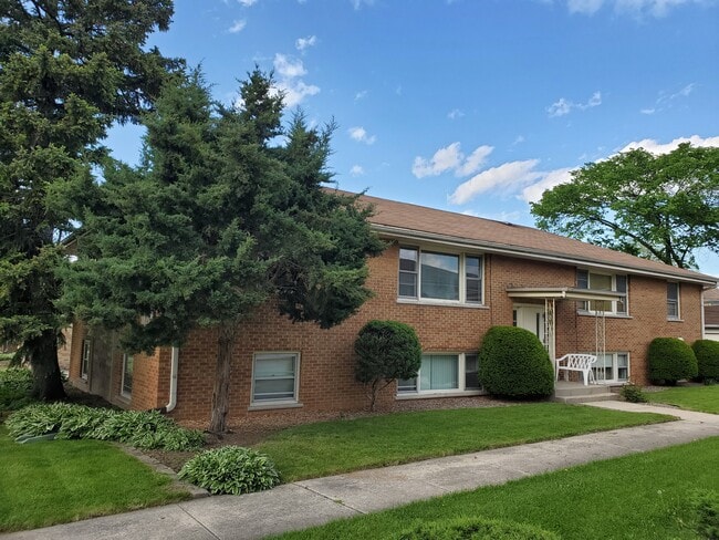 1045 David Dr. - Bensenville - 1045 David Dr Unit 2W