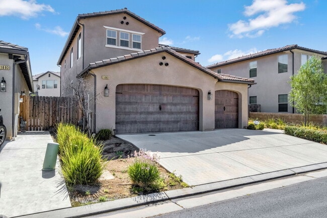 Photo - 1683 Ryan Ave Casa