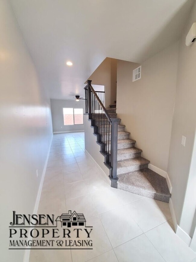 Photo - Red Mountain Vista Town Home- End Unit Unit 287