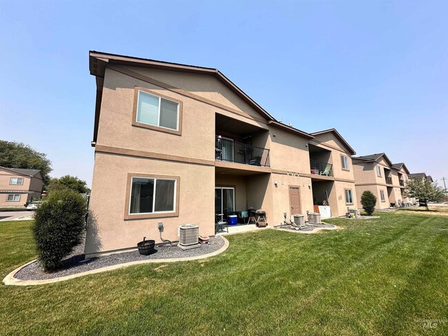 Building Photo - 1011 Pirate Cove Wy Unit C