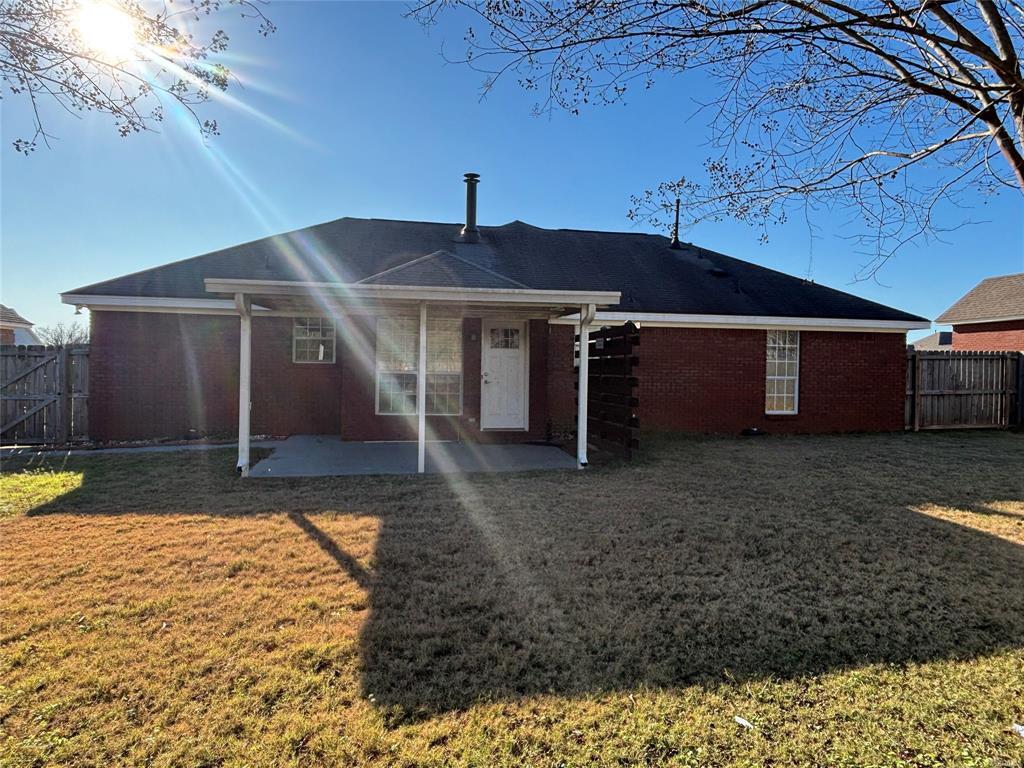 Photo - 1968 Calumet Pkwy