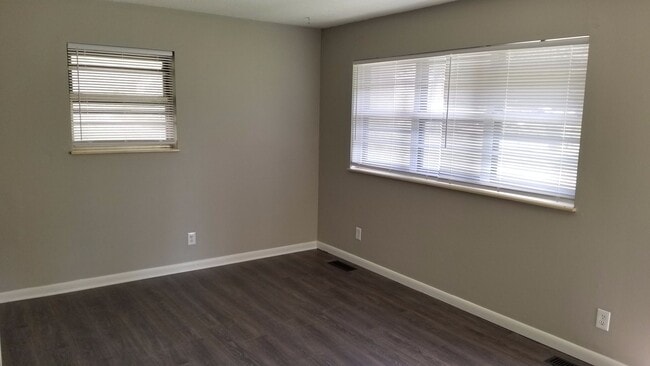 512 Parker Rd