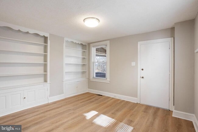 Photo - 809 N Providence Rd