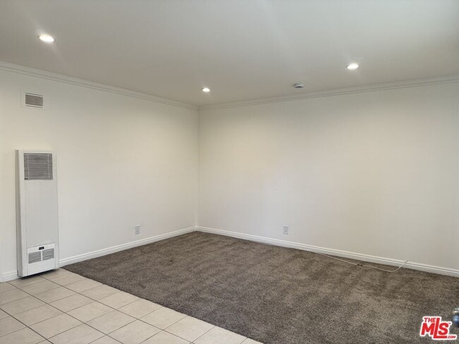 Photo - 2400 Vanderbilt Ln Unidad 2400B