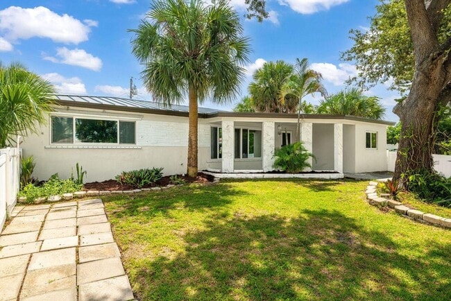 Photo - 2298 NE 4th Ave