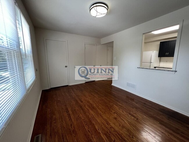 125 E Village Rd