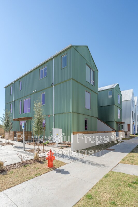 Photo - 934 Hangar Dr