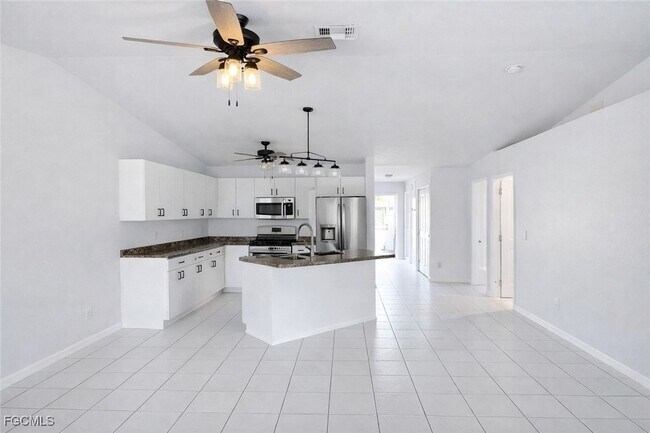 Photo - 2926 SE Santa Barbara Pl