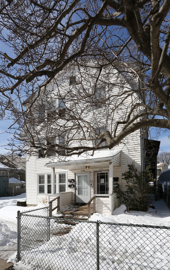 Photo - 1048-1050 Broad St