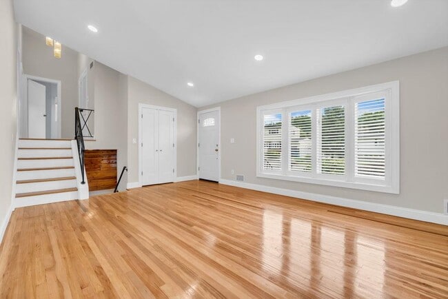 61 Cornell Dr