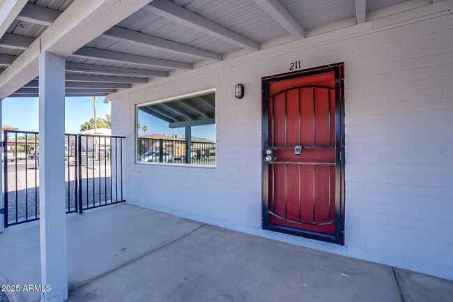 Building Photo - 211 S Doran Unit 211 Rental