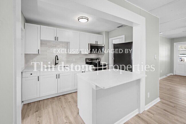 Photo - 4554 Crescent St